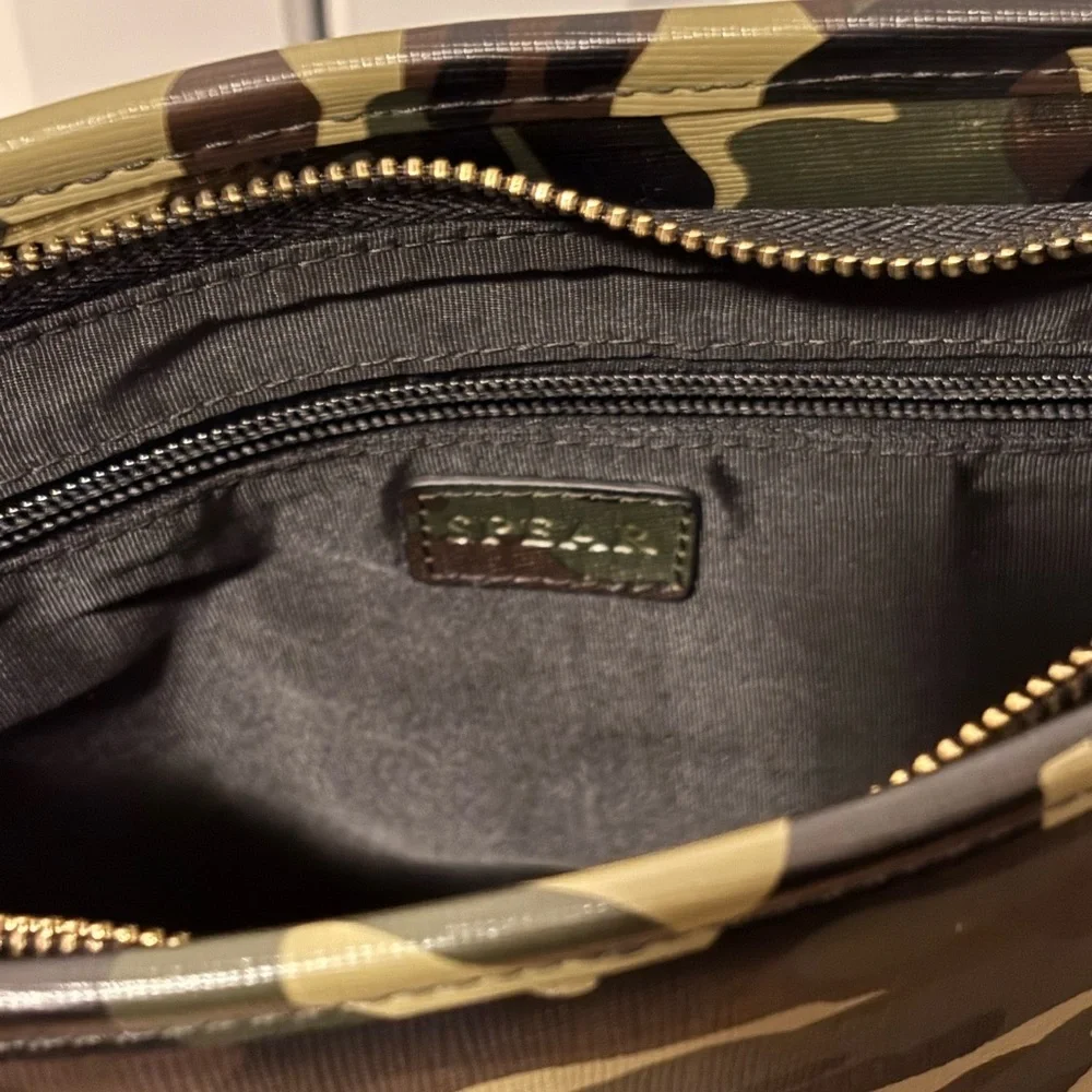 Spear Courier Camo Crossbody Bag Olive Green Unisex